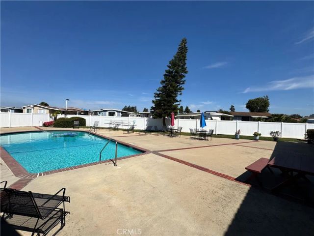 1095 McCoy 91, Santa Maria, CA 93455