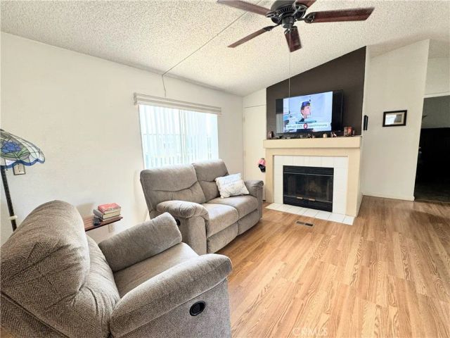 1095 McCoy 91, Santa Maria, CA 93455