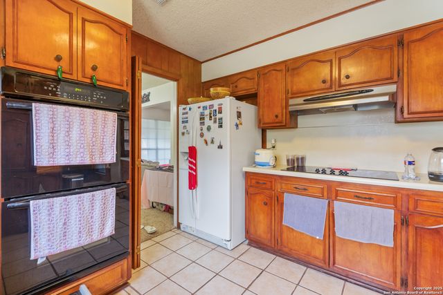 8902 Hetherington, San Antonio, TX 78240