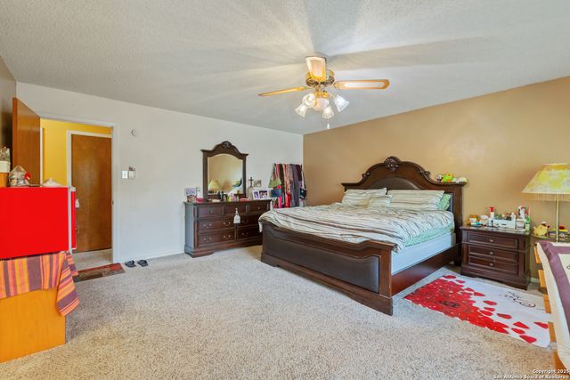 8902 Hetherington, San Antonio, TX 78240