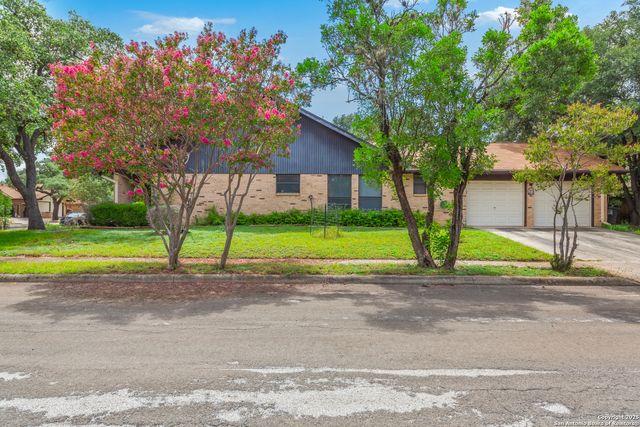 8902 Hetherington, San Antonio, TX 78240