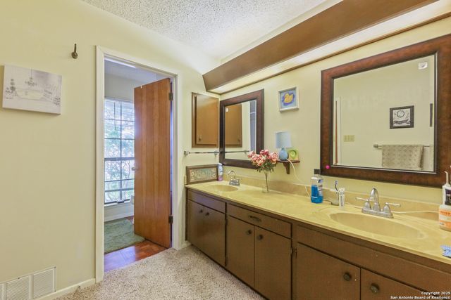 8902 Hetherington, San Antonio, TX 78240