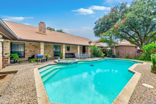 8902 Hetherington, San Antonio, TX 78240