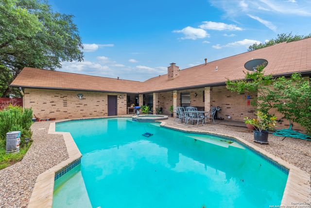 8902 Hetherington, San Antonio, TX 78240