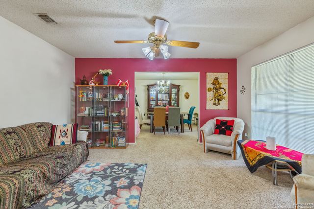 8902 Hetherington, San Antonio, TX 78240