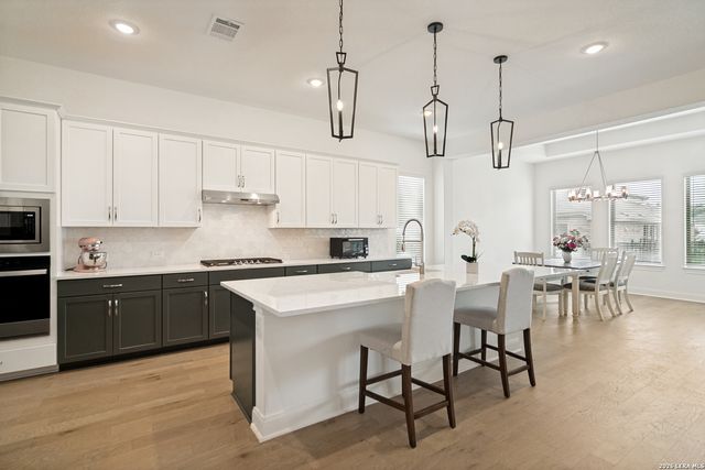 107 Valencia, Boerne, TX 78006