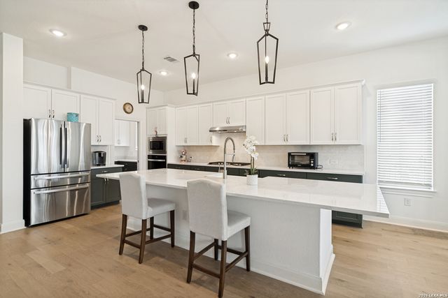 107 Valencia, Boerne, TX 78006