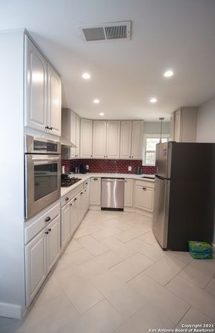 245 CALUMET PL, San Antonio, TX 78209