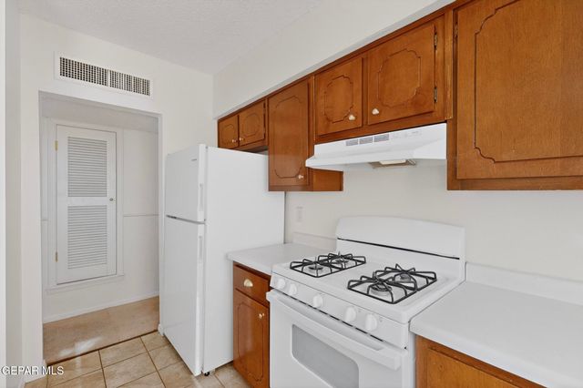 10370 KELLOGG Street, El Paso, TX 79924