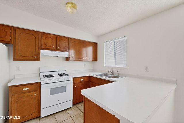 10370 KELLOGG Street, El Paso, TX 79924