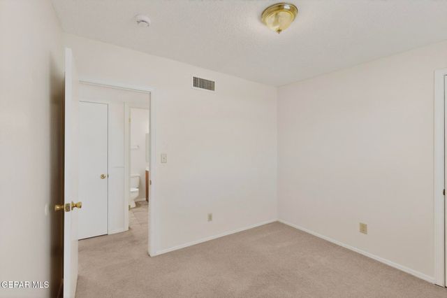 10370 KELLOGG Street, El Paso, TX 79924