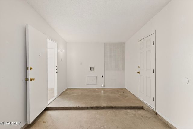 10370 KELLOGG Street, El Paso, TX 79924