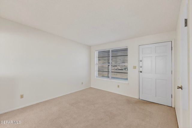 10370 KELLOGG Street, El Paso, TX 79924