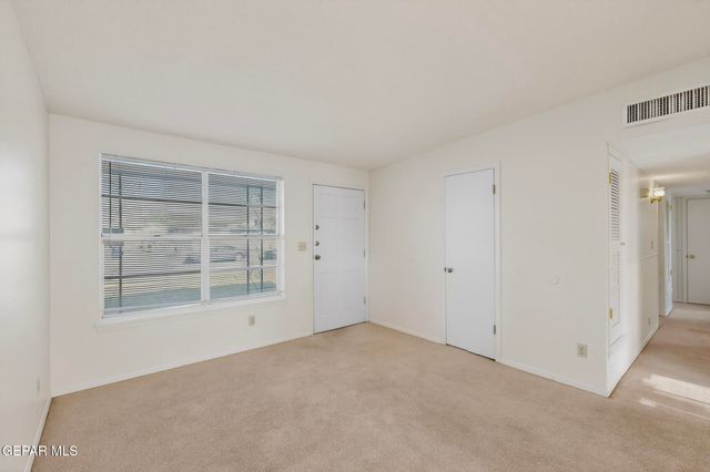 10370 KELLOGG Street, El Paso, TX 79924