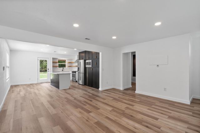 3307 Oak Aly, Austin, TX 78745