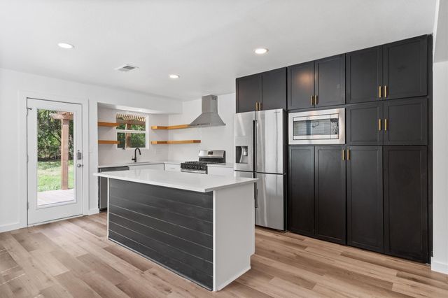 3307 Oak Aly, Austin, TX 78745