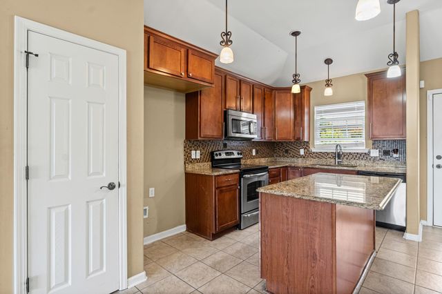 1007 Clinton Court, Alexander, AR 72002