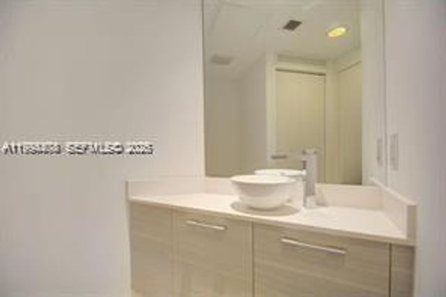 650 NE 32nd St 4108, Miami, FL 33137