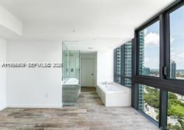 650 NE 32nd St 4108, Miami, FL 33137