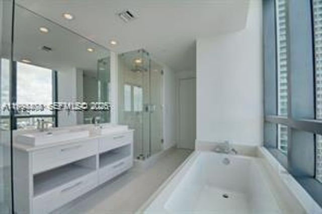 650 NE 32nd St 4108, Miami, FL 33137