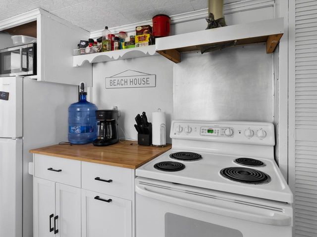 987 S LAKE MICHIGAN DRIVE, Sturgeon Bay, WI 54235