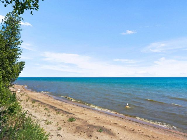 987 S LAKE MICHIGAN DRIVE, Sturgeon Bay, WI 54235