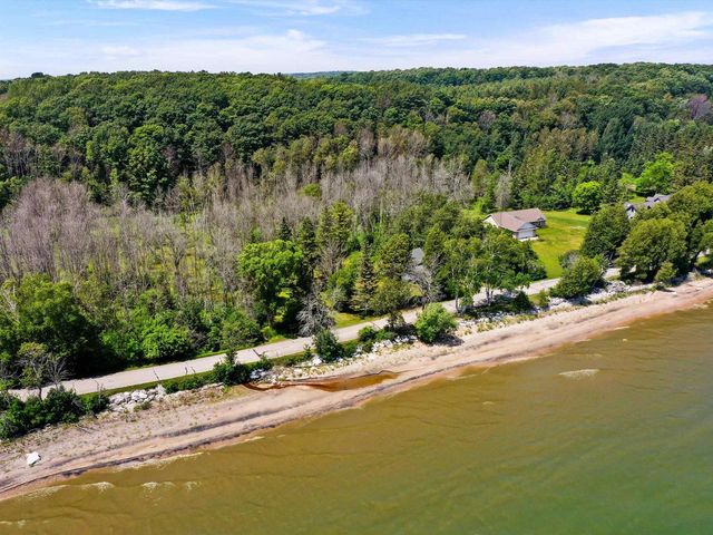 987 S LAKE MICHIGAN DRIVE, Sturgeon Bay, WI 54235