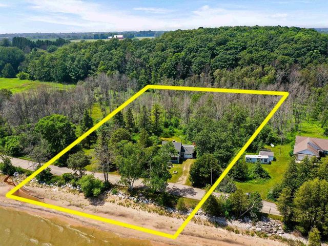 987 S LAKE MICHIGAN DRIVE, Sturgeon Bay, WI 54235