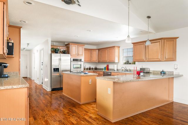 1220 Whaleys Overlook, Kodak, TN 37764