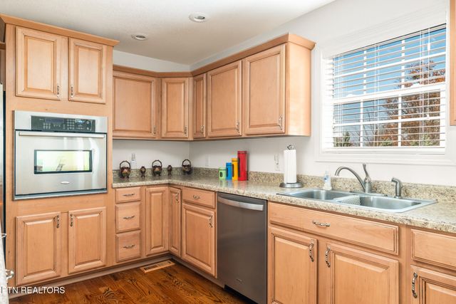 1220 Whaleys Overlook, Kodak, TN 37764