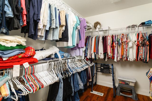 1220 Whaleys Overlook, Kodak, TN 37764