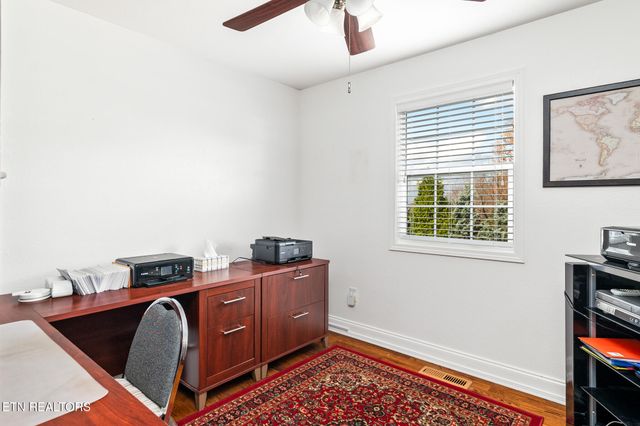 1220 Whaleys Overlook, Kodak, TN 37764