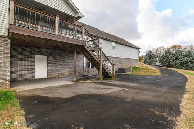 1220 Whaleys Overlook, Kodak, TN 37764