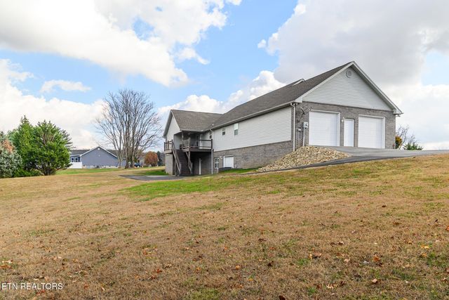 1220 Whaleys Overlook, Kodak, TN 37764