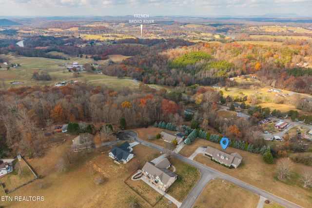 1220 Whaleys Overlook, Kodak, TN 37764