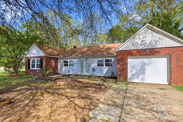 2670 N Olivers Road, Newton, NC 28658