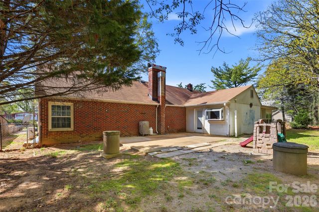 2670 N Olivers Road, Newton, NC 28658