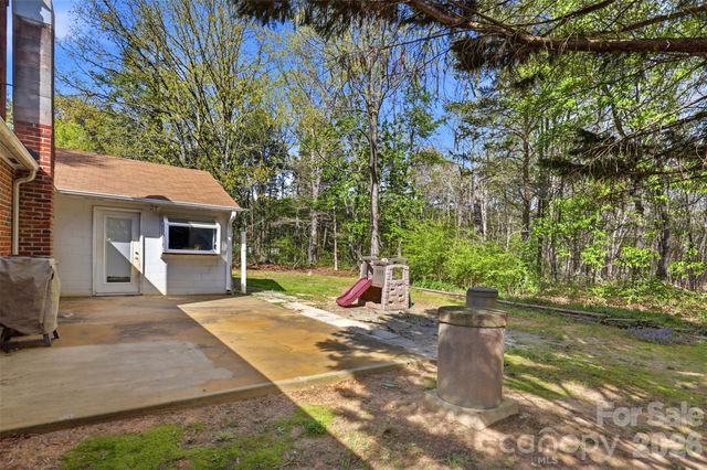 2670 N Olivers Road, Newton, NC 28658