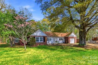 2670 N Olivers Road, Newton, NC 28658