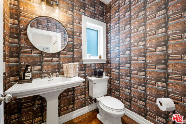 4530 W 8th Street, Los Angeles, CA 90005