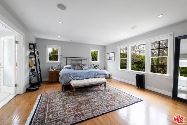 4530 W 8th Street, Los Angeles, CA 90005