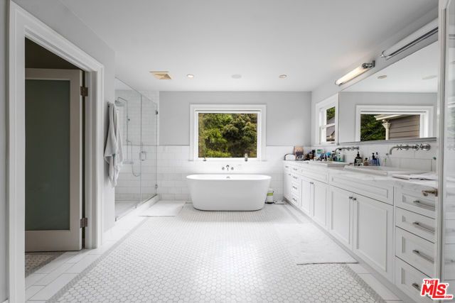 4530 W 8th Street, Los Angeles, CA 90005