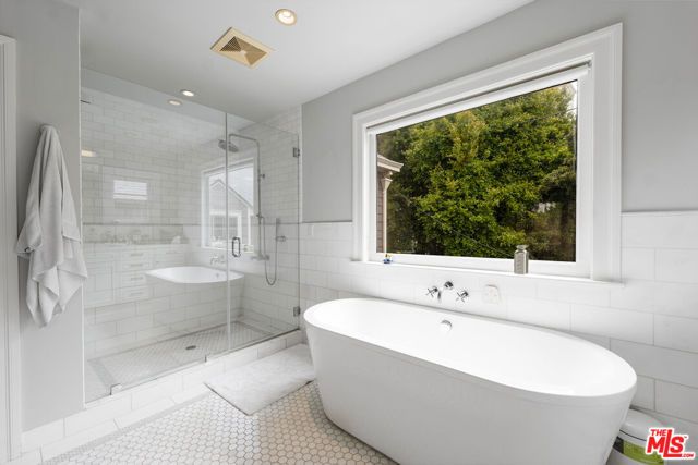 4530 W 8th Street, Los Angeles, CA 90005
