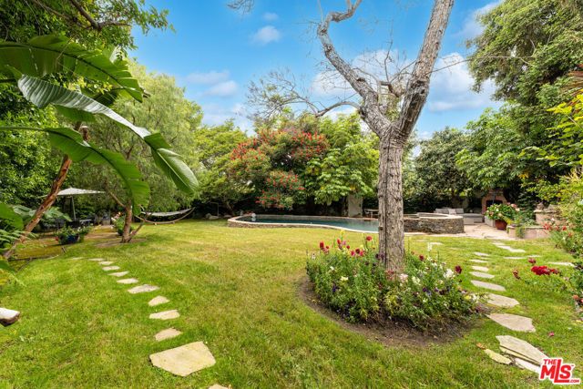 4530 W 8th Street, Los Angeles, CA 90005