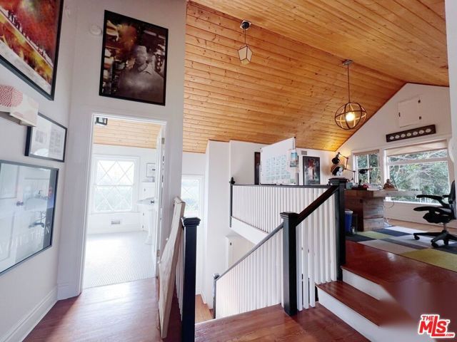 4530 W 8th Street, Los Angeles, CA 90005