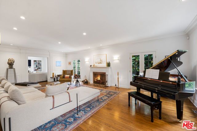 4530 W 8th Street, Los Angeles, CA 90005