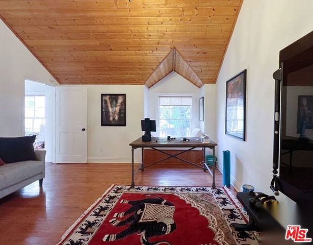 4530 W 8th Street, Los Angeles, CA 90005