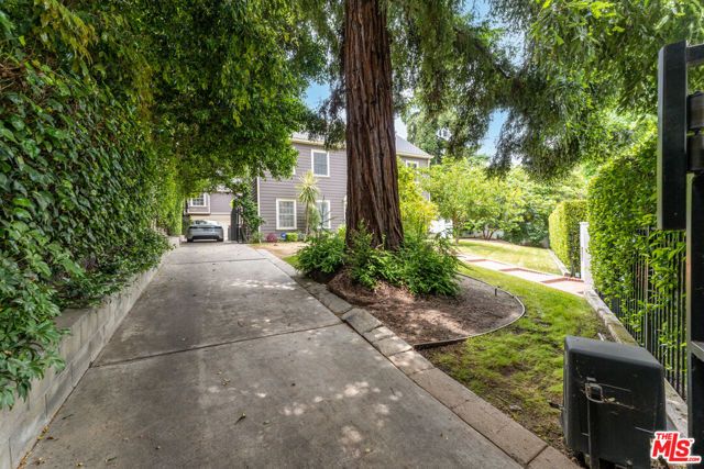 4530 W 8th Street, Los Angeles, CA 90005