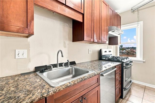 309 E Emanuel Cleaver Boulevard 404, Kansas City, MO 64112