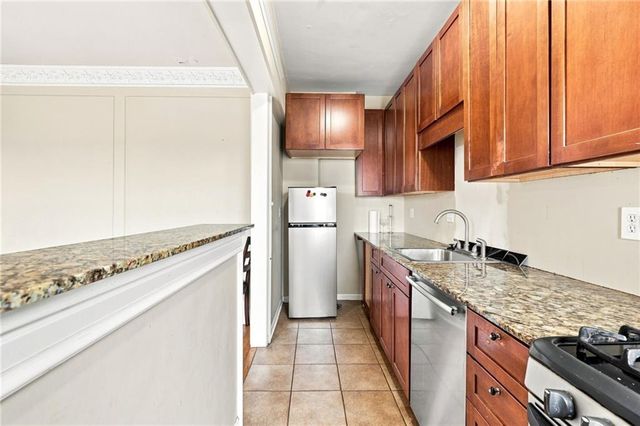 309 E Emanuel Cleaver Boulevard 404, Kansas City, MO 64112